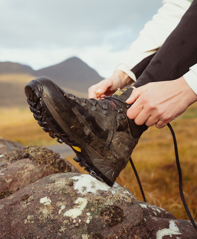 tying a hiking boot